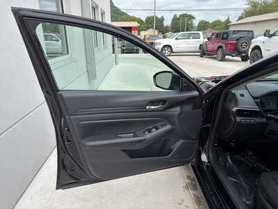 2025 Nissan Altima, $19950. Photo 10