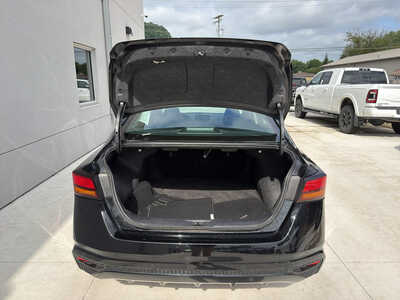 2025 Nissan Altima, $19950. Photo 9