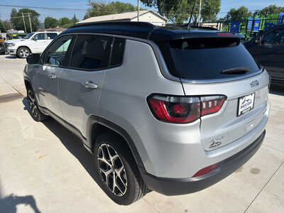 2025 Jeep Compass, $23950. Photo 4