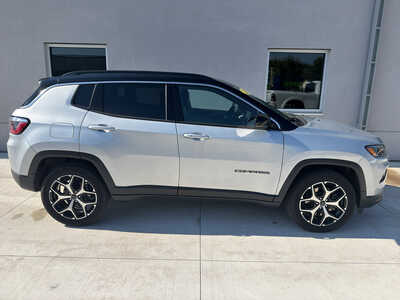 2025 Jeep Compass, $23950. Photo 7
