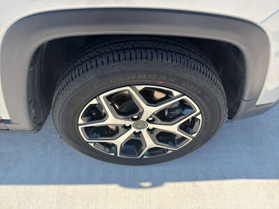 2025 Jeep Compass, $23950. Photo 8