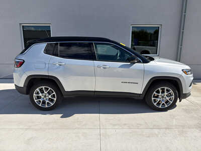 2025 Jeep Compass, $23950. Photo 7