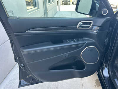 2017 Jeep Grand Cherokee, $16990. Photo 11