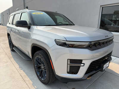 2026 Jeep Grand Wagoneer, $74705. Photo 1