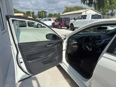 2025 Nissan Altima, $19950. Photo 10