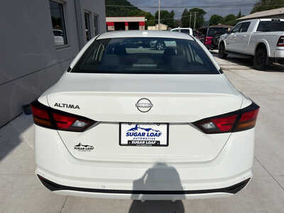 2025 Nissan Altima, $19950. Photo 5