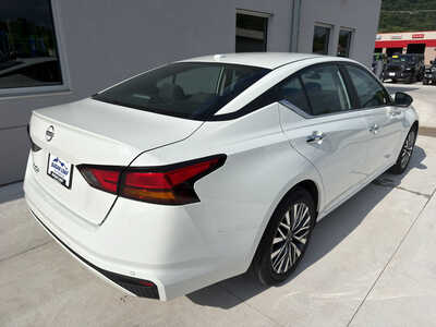 2025 Nissan Altima, $19950. Photo 6