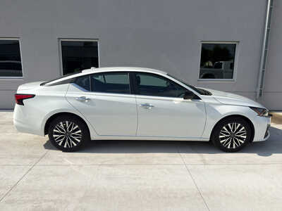 2025 Nissan Altima, $19950. Photo 7