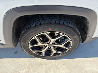 2025 Jeep Compass, $23950. Photo 8