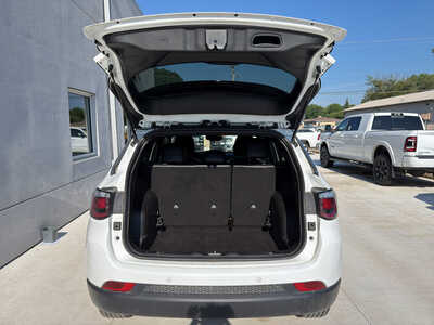 2025 Jeep Compass, $23950. Photo 9