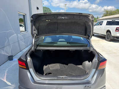 2025 Nissan Altima, $19950. Photo 9