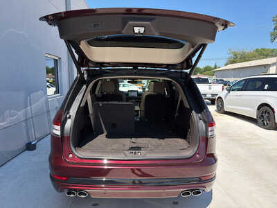 2022 Lincoln Aviator, $44990. Photo 10