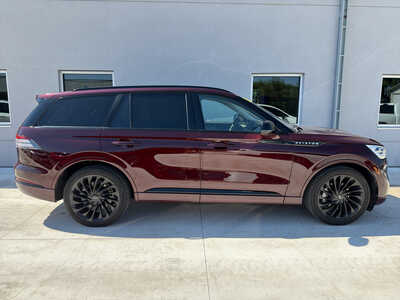 2022 Lincoln Aviator, $44990. Photo 7
