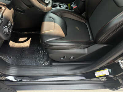 2019 Jeep Cherokee, $19250. Photo 12