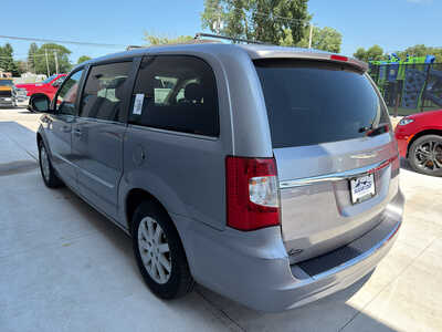 2014 Chrysler Town & Country, $6990. Photo 4