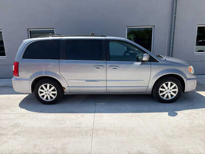 2014 Chrysler Town & Country, $6990. Photo 7