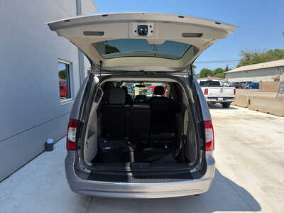 2014 Chrysler Town & Country, $6990. Photo 8