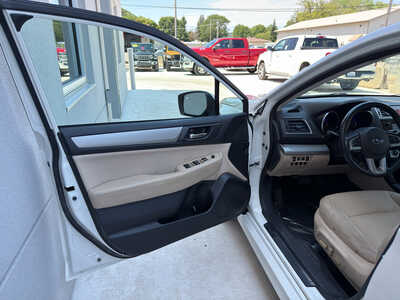2016 Subaru Legacy, $7990. Photo 10