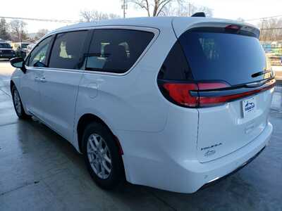2024 Chrysler Pacifica, $25750. Photo 4