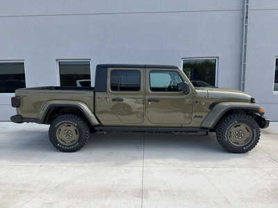 2026 Jeep Gladiator, $47698. Photo 7