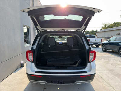 2023 Ford Explorer, $32650. Photo 8