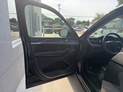 2023 Jeep Grand Cherokee L, $34990. Photo 11