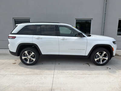 2026 Jeep Grand Cherokee, $43035. Photo 7