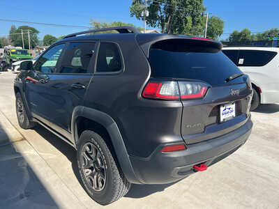 2020 Jeep Cherokee, $17590. Photo 5