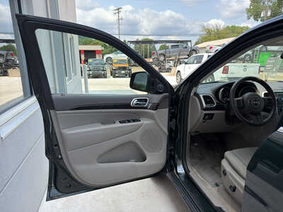 2011 Jeep Grand Cherokee, $7850. Photo 11