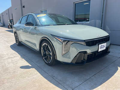 2025 Kia K4, $25990. Photo 1