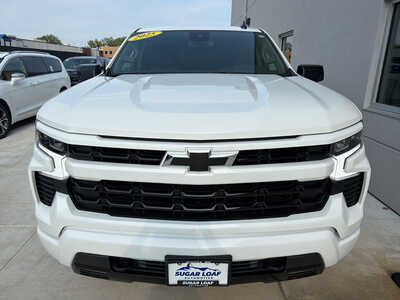 2025 Chevrolet 1500 Crew Cab, $45850. Photo 2