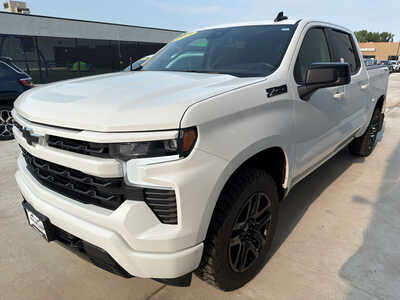 2025 Chevrolet 1500 Crew Cab, $45850. Photo 3