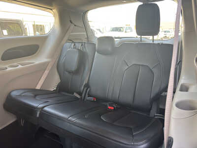 2024 Chrysler Pacifica, $25990. Photo 12