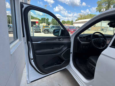 2026 Jeep Grand Cherokee, $47414. Photo 11