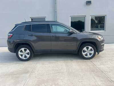 2019 Jeep Compass, $17990. Photo 2