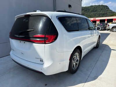 2022 Chrysler Pacifica, $26950. Photo 6