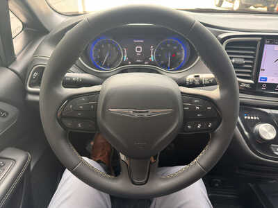 2023 Chrysler Pacifica, $32750. Photo 10