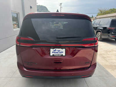 2023 Chrysler Pacifica, $32750. Photo 5