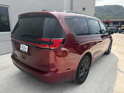 2023 Chrysler Pacifica, $32750. Photo 6