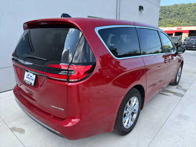2026 Chrysler Pacifica, $34850. Photo 6
