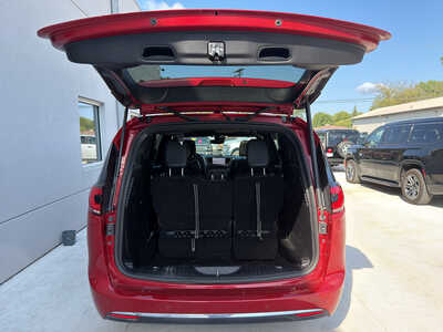 2026 Chrysler Pacifica, $34850. Photo 8