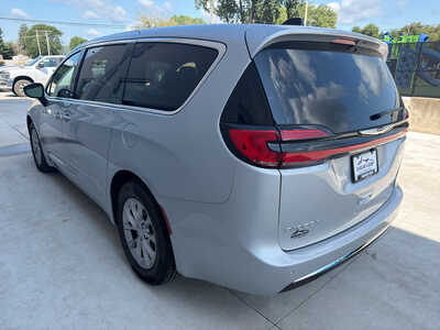 2026 Chrysler Pacifica, $35250. Photo 4