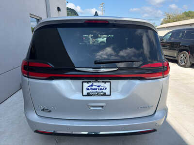 2026 Chrysler Pacifica, $35250. Photo 5