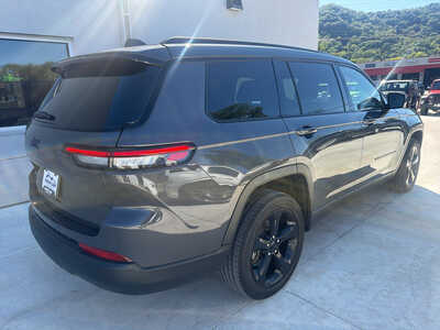2022 Jeep Grand Cherokee L, $27200. Photo 5