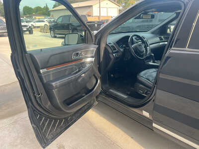 2017 Ford Explorer, $17990. Photo 4