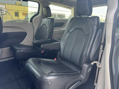 2024 Chrysler Pacifica, $27950. Photo 11