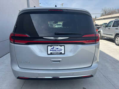 2024 Chrysler Pacifica, $27950. Photo 5