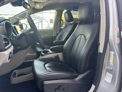 2024 Chrysler Pacifica, $27950. Photo 9