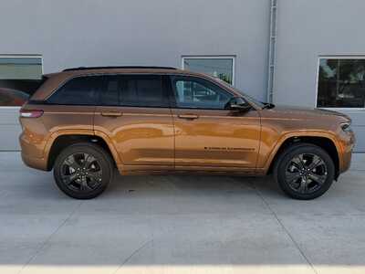 2027 Jeep Grand Cherokee, $52865. Photo 2