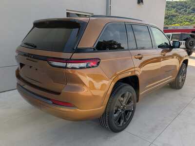 2027 Jeep Grand Cherokee, $52865. Photo 3